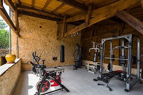 Blanquefort Hill Retreat