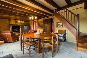 Blanquefort Hill Retreat