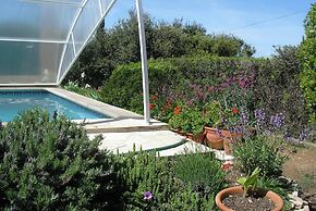 Saint-maximin: Pool & Peace