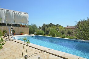 Saint-maximin: Pool & Peace