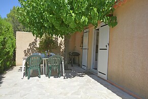 Saint-maximin: Pool & Peace