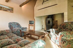 Slate-roofed Hideaway