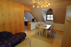 Homely Apartment with BBQ in Riedenburg Prunn near Forest