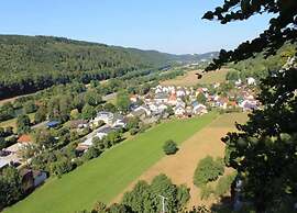 Homely Apartment with BBQ in Riedenburg Prunn near Forest