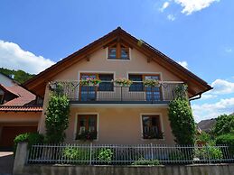 Homely Apartment with BBQ in Riedenburg Prunn near Forest