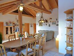 Cushy Apartment with Hot Tub, Sauna, Solarium, BBQ, Balcony