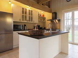 Beautifully Located Country House With Heated Pool