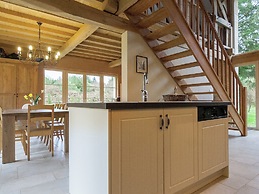 Beautifully Located Country House With Heated Pool