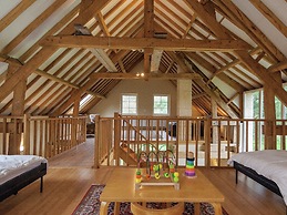 Beautifully Located Country House With Heated Pool