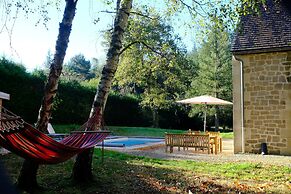 Beautifully Located Country House With Heated Pool
