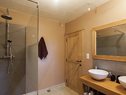 Beautifully Located Country House With Heated Pool