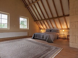 Beautifully Located Country House With Heated Pool