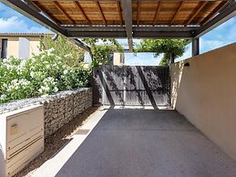 Villa in Malaucene With Mont Ventoux Views