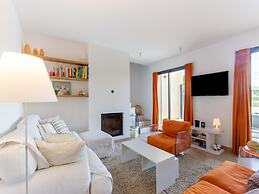 Villa in Malaucene With Mont Ventoux Views