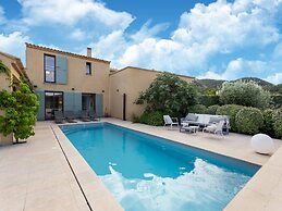 Villa in Malaucene With Mont Ventoux Views