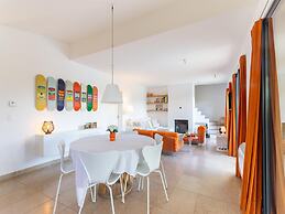Villa in Malaucene With Mont Ventoux Views