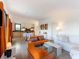 Villa in Malaucene With Mont Ventoux Views