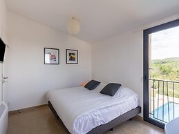 Villa in Malaucene With Mont Ventoux Views