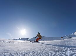 Spacious Apartment in Ramsau im Zillertal near Ski Area