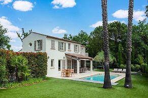 Villa in Gassin Near Saint Tropez Beaches