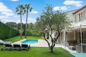 Villa in Gassin Near Saint Tropez Beaches