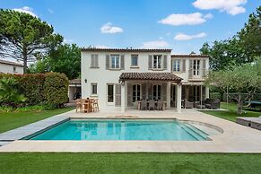 Villa in Gassin Near Saint Tropez Beaches