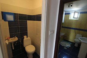 Apartment in Seline With Garden