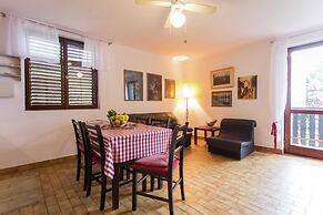 Apartment in Seline With Garden