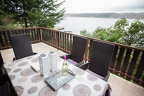 Apartment in Seline With Garden