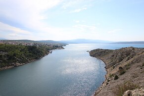 Apartment in Seline With Garden