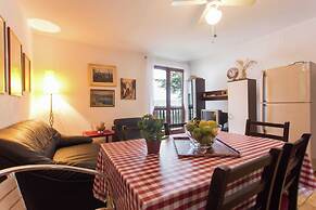 Apartment in Seline With Garden