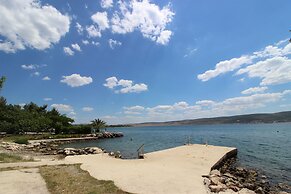 Apartment in Seline With Garden