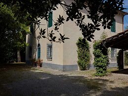 Vino, Views and Relaxing Stay