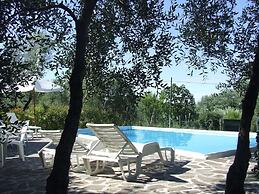 Vino, Views and Relaxing Stay