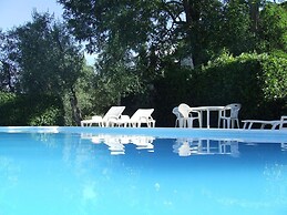 Vino, Views and Relaxing Stay
