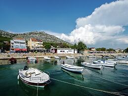 Modern Apartment in Starigrad Paklenica