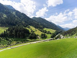 Spacious Apartment in Kappl