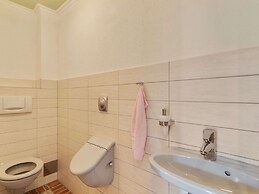 Spacious Apartment in Kappl