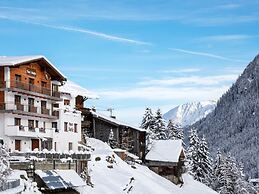 Spacious Apartment in Kappl