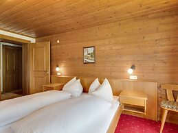 Spacious Apartment in Kappl