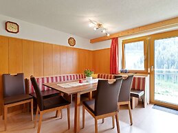 Spacious Apartment in Kappl
