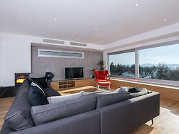 Luxurious Villa in Kozino With Fenced Garden