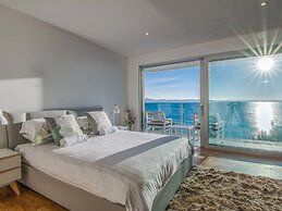 Luxurious Villa in Kozino With Fenced Garden