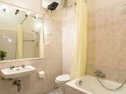 Belvilla by OYO Plush Farmhouse With Swimming Pool