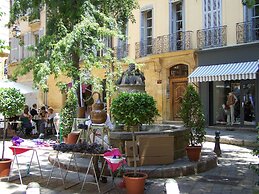 Bliss Near Aix-en-provence