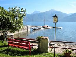 Belvilla by OYO Miralago Quattro - Piccolo 1