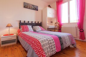 Cozy Garden Retreat Malemort