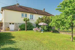 Cozy Garden Retreat Malemort