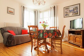 Cozy Garden Retreat Malemort