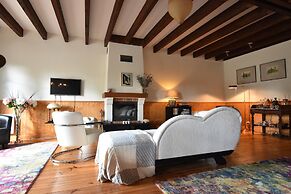 Holiday Home in Le Chatelet With Pool